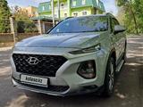 Hyundai Santa Fe 2019 года за 15 000 000 тг. в Алматы