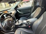 BMW 320 2014 года за 8 000 000 тг. в Атырау – фото 2