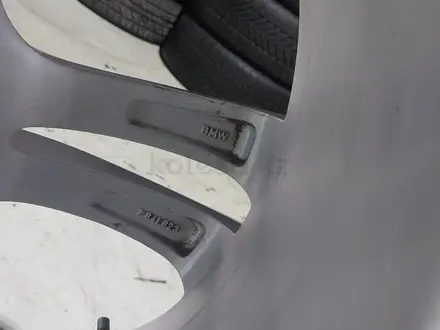 Комплект дисков с резиной на BMW за 550 000 тг. в Алматы – фото 11