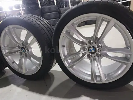Комплект дисков с резиной на BMW за 550 000 тг. в Алматы – фото 4