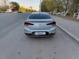 Hyundai Elantra 2020 года за 8 000 000 тг. в Актобе – фото 2