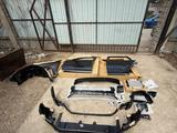 TOYOTA LAND CRUISER 300 бампер крыло решетка дверь юбилейная за 90 000 тг. в Алматы – фото 2