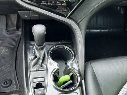 Toyota Camry 2018 года за 12 150 000 тг. в Алматы – фото 8