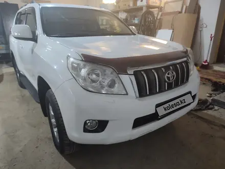 Toyota Land Cruiser Prado 2012 года за 15 300 000 тг. в Атырау – фото 2