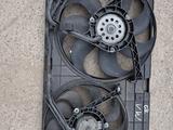 Радиатор основной охлаждения диффузор вентилятор оригнал vw golf 4 jetta bo за 25 000 тг. в Алматы – фото 2