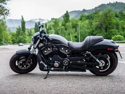 Harley-Davidson  V-Rod 2007 года за 7 000 000 тг. в Алматы – фото 2