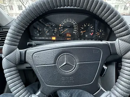 Mercedes-Benz S 320 1998 года за 7 000 000 тг. в Актобе – фото 22