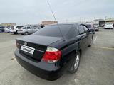 Toyota Camry 2005 года за 4 400 000 тг. в Атырау – фото 4