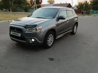 Mitsubishi Outlander Sport, 2011