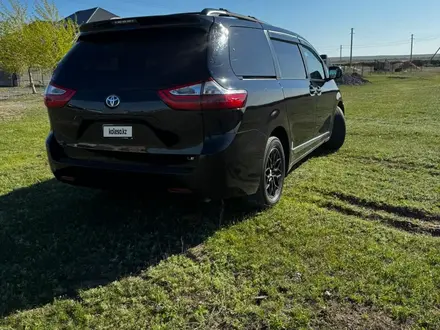 Toyota Sienna 2017 года за 8 800 000 тг. в Актобе – фото 8