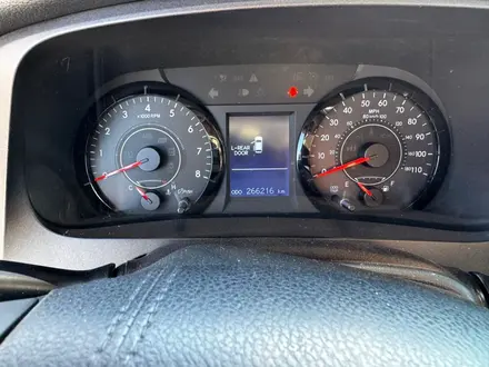 Toyota Sienna 2017 года за 8 800 000 тг. в Актобе – фото 9