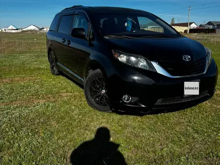 Toyota Sienna 2017 года за 8 800 000 тг. в Актобе – фото 14