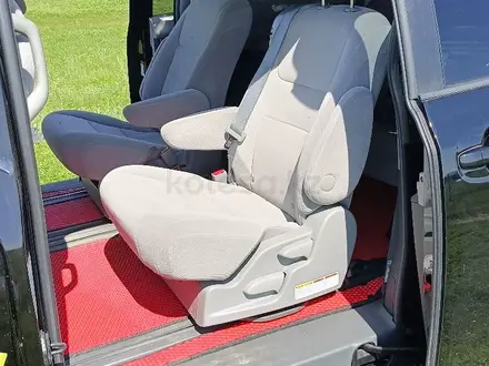 Toyota Sienna 2017 года за 8 800 000 тг. в Актобе – фото 3