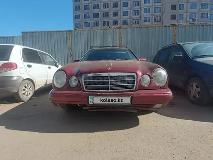 Mercedes-Benz E 230 1996 года за 1 900 000 тг. в Астана – фото 2