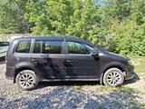 Volkswagen Touran 2010 года за 4 200 000 тг. в Актобе – фото 2