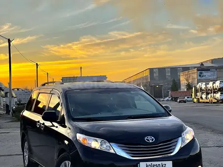 Toyota Sienna 2017 года за 16 000 000 тг. в Тараз