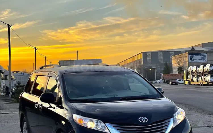 Toyota Sienna 2017 года за 16 000 000 тг. в Тараз