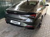 Hyundai Elantra 2023 года за 9 700 000 тг. в Алматы – фото 2