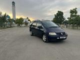 Volkswagen Sharan 2003 годаүшін2 600 000 тг. в Астана – фото 2