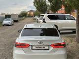 Toyota Camry 2018 года за 12 990 000 тг. в Актобе