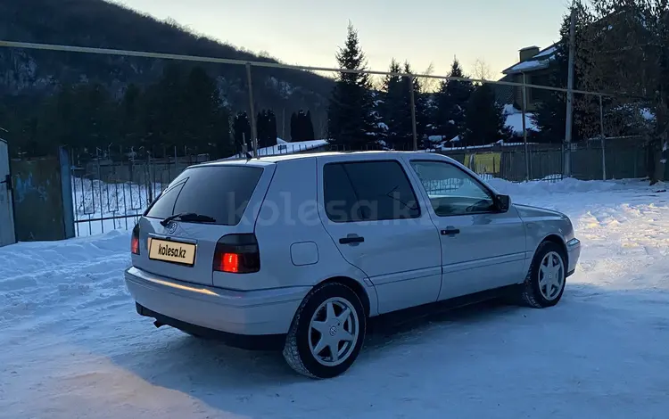 Volkswagen Golf 1997 года за 2 300 000 тг. в Алматы