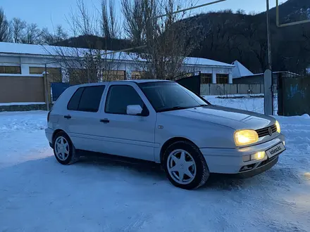 Volkswagen Golf 1997 года за 2 300 000 тг. в Алматы – фото 3