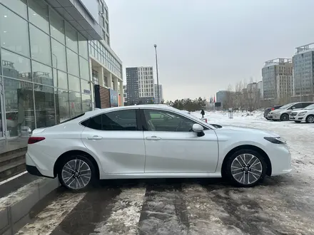 Toyota Camry Luxe 2026 года за 23 190 000 тг. в Астана – фото 3