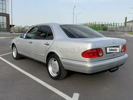 Mercedes-Benz E 320 1999 года за 3 300 000 тг. в Шымкент – фото 7