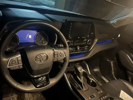 Toyota Highlander 2022 года за 28 500 000 тг. в Актобе – фото 2