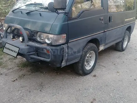 Mitsubishi Delica 1995 года за 1 400 000 тг. в Алматы