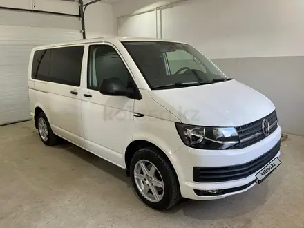 Volkswagen Transporter 2019 года за 15 000 000 тг. в Актобе