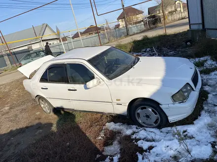 Mercedes-Benz C 220 1993 года за 500 000 тг. в Алматы – фото 2