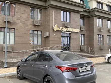 Hyundai Accent 2019 года за 6 500 000 тг. в Атырау – фото 5