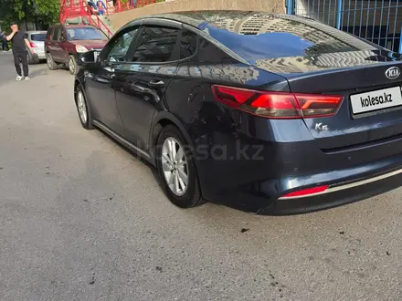 Kia K5 2017 года за 6 500 000 тг. в Астана – фото 6