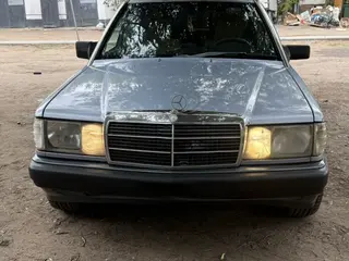 Mercedes-Benz 190