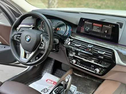 BMW 530 2018 года за 21 800 000 тг. в Алматы – фото 41