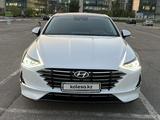 Hyundai Sonata 2021 года за 15 000 000 тг. в Алматы – фото 2