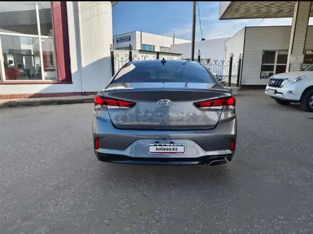 Hyundai Sonata 2018 года за 5 700 000 тг. в Актобе – фото 5