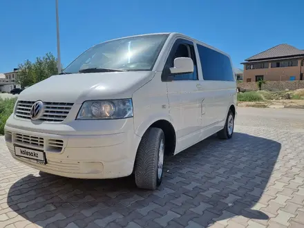 Volkswagen Multivan 2004 года за 6 500 000 тг. в Актау – фото 2