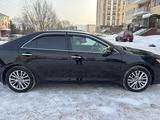 Toyota Camry 2016 годаүшін11 500 000 тг. в Астана – фото 2