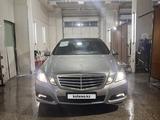 Mercedes-Benz E 300 2010 годаfor9 400 000 тг. в Караганда – фото 3