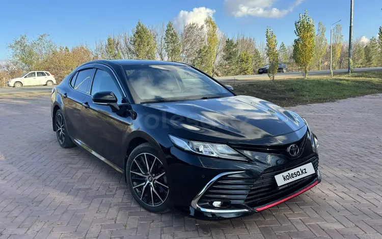 Toyota Camry 2021 годаfor14 400 000 тг. в Уральск