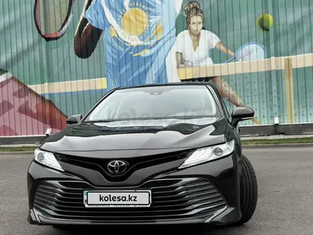 Toyota Camry 2018 года за 13 900 000 тг. в Алматы – фото 7