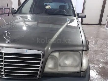 Mercedes-Benz E 280 1993 года за 2 200 000 тг. в Жезказган – фото 12