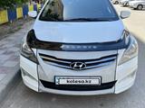 Hyundai Solaris 2015 года за 5 650 000 тг. в Атырау – фото 2