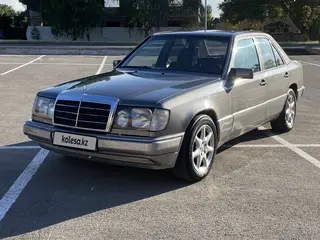 Mercedes-Benz E 230