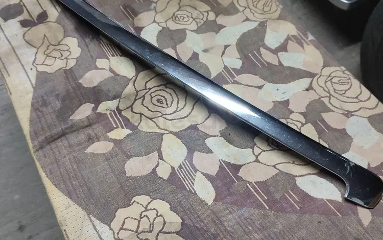 Накладка, молдинг капота за 10 000 тг. в Алматы