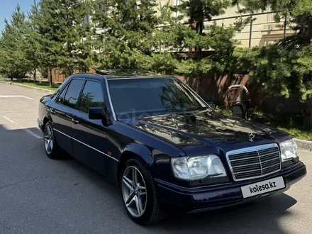 Mercedes-Benz E 280 1995 года за 3 500 000 тг. в Алматы