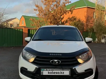 ВАЗ (Lada) Granta 2190 2019 года за 4 000 000 тг. в Актобе – фото 2