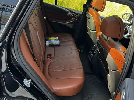 BMW X5 2021 года за 44 000 000 тг. в Астана – фото 13